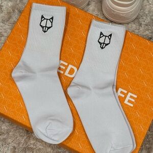 NEW Redwolf White Crew Socks – Set of 2 Pairs